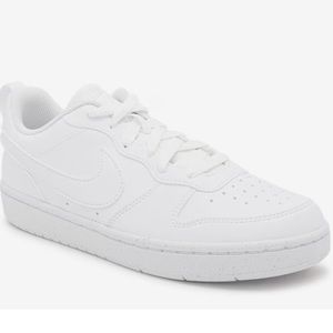 Nike Youth Court Borough Sneaker Y6.5/ size 8-8.5